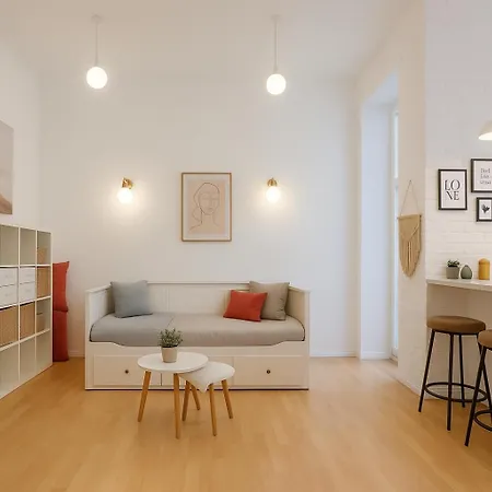 Appartement Maria With Little Hang Out Place Budapest