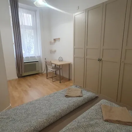 Apartamento Maria With Little Hang Out Place Budapest