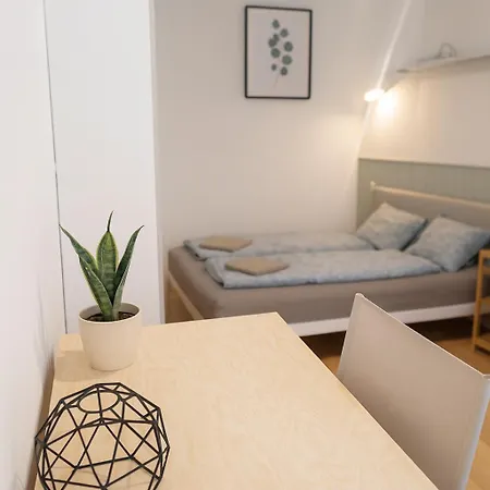 Maria With Little Hang Out Place Apartamento Budapest